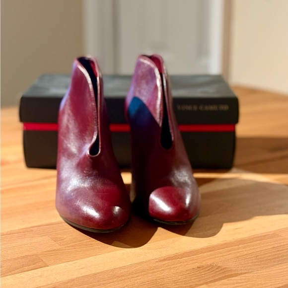 NEW Vince Camuto Brown Ankle Boots - Picture 6 of 11